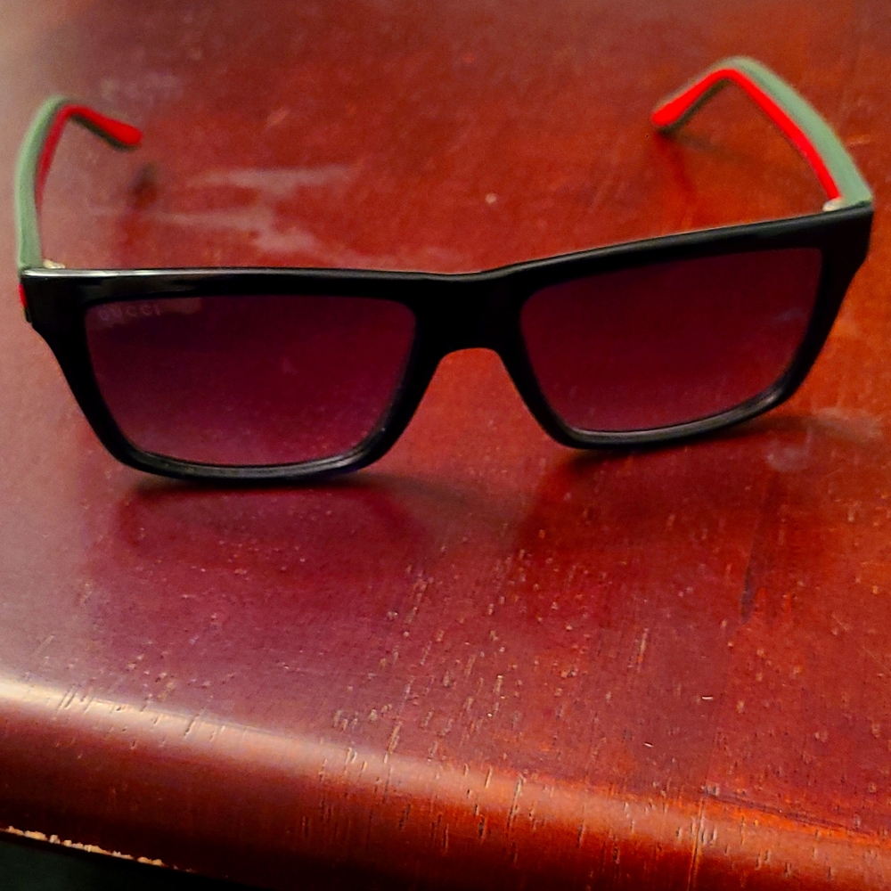 Gucci Sunglasses 💯 authentic